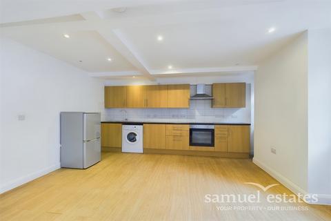 2 bedroom flat to rent, Holland Road, Norwood Junction, SE25