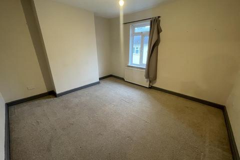 3 bedroom terraced house to rent, Cross Street,  Old Town,  SN1