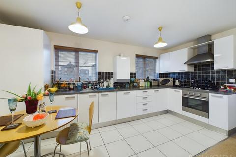 2 bedroom flat for sale, Green Road, Haverhill - Suffolk, CB9