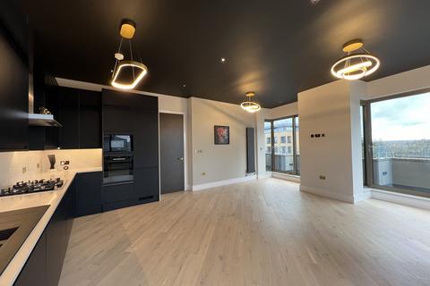 2 bedroom penthouse for sale, THE PENTHOUSE, HIGH ROAD, London N20