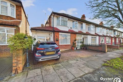 5 bedroom end of terrace house for sale, Princes Avenue, London, N13