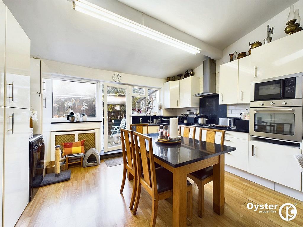 Kitchen/ Dining Area