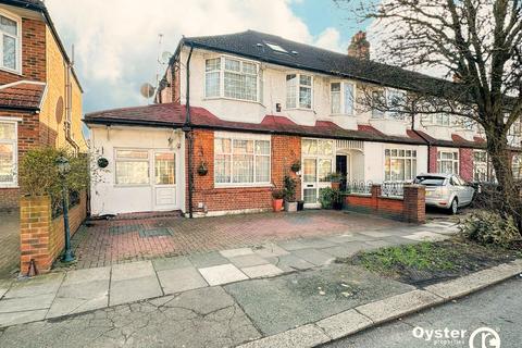 5 bedroom end of terrace house for sale, Princes Avenue, London, N13