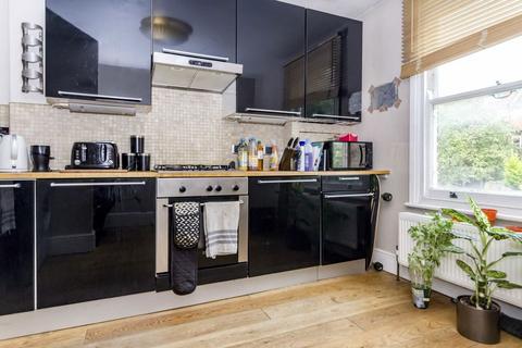 1 bedroom flat to rent, Essex Road, London W3