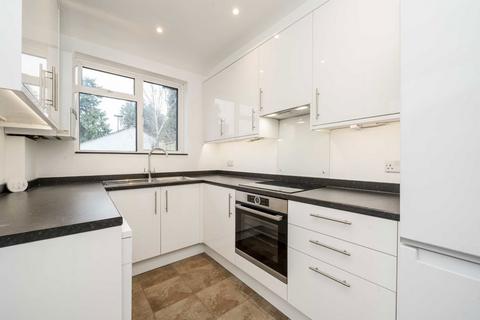 4 bedroom terraced house to rent, Princes Avenue, London W3