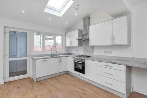 3 bedroom semi-detached house for sale, Twickenham Road, Isleworth TW7