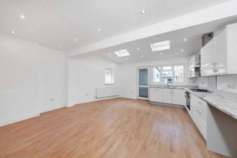 3 bedroom semi-detached house for sale, Twickenham Road, Isleworth TW7