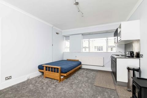 Studio to rent, Sloane Avenue, London SW3