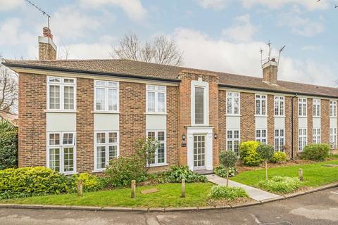 2 bedroom flat for sale, Portsmouth Road, Thames Ditton KT7