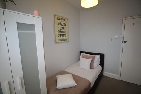 1 bedroom in a house share to rent, 16 Eastbourne Street, Monks Road, Lincoln, Lincolnshire, LN2 5BW, United Kingdom