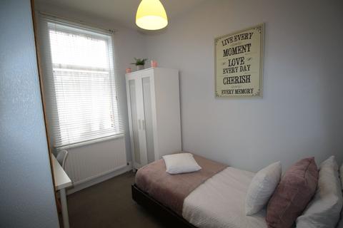 1 bedroom in a house share to rent, 16 Eastbourne Street, Monks Road, Lincoln, Lincolnshire, LN2 5BW, United Kingdom