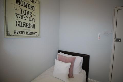 1 bedroom in a house share to rent, 16 Eastbourne Street, Monks Road, Lincoln, Lincolnshire, LN2 5BW, United Kingdom