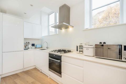 2 bedroom flat for sale, Yukon Road, London SW12