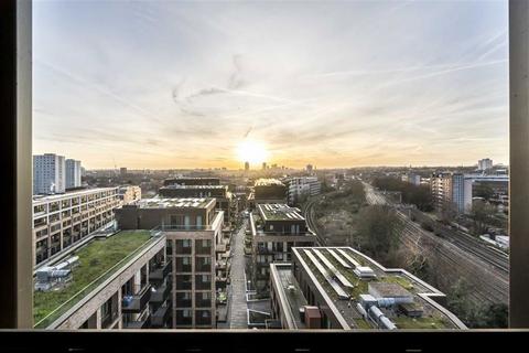 3 bedroom flat for sale, Moulding Lane, London SE14