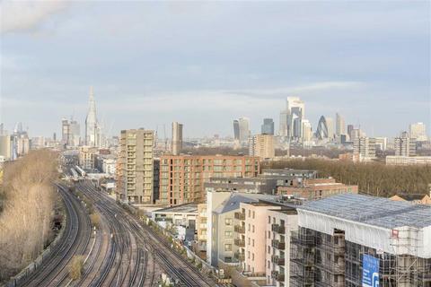 3 bedroom flat for sale, Moulding Lane, London SE14