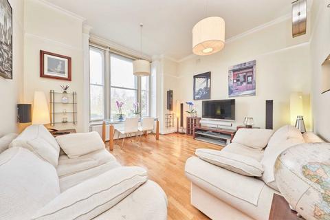 2 bedroom flat to rent, Clapham Common South Side, London SW4