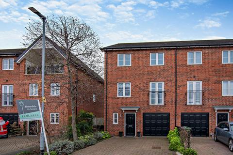 2 Park View Square, Castleford, WF10 1ED