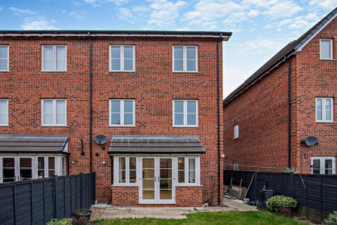 2 Park View Square, Castleford, WF10 1ED