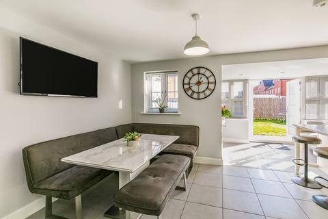 2 Park View Square, Castleford, WF10 1ED