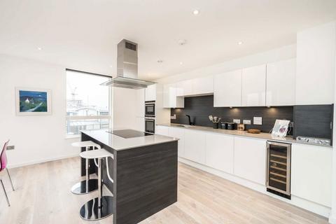 2 bedroom flat for sale, High Street, Brentford TW8