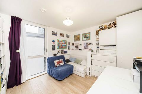 1 bedroom flat for sale, Ealing Road, Brentford TW8