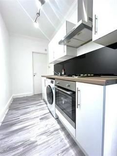 3 bedroom apartment to rent, Chalton Street, London NW1