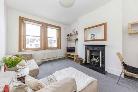 2 bedroom flat to rent, Fontenoy Road, London SW12