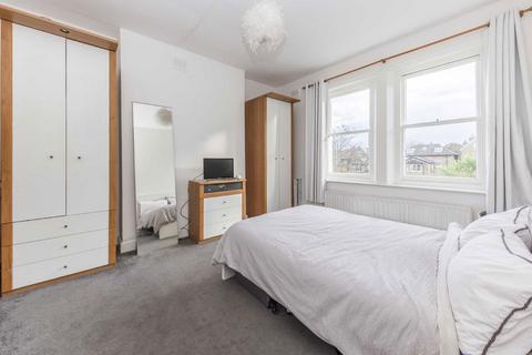 2 bedroom flat to rent, Fontenoy Road, London SW12