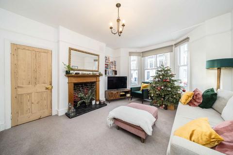 2 bedroom flat to rent, Fernlea Road, London SW12