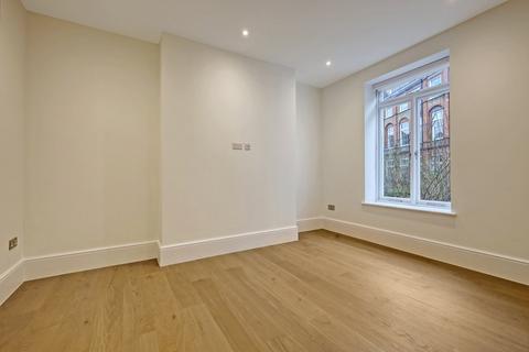 4 bedroom maisonette to rent, Elmore Street, London