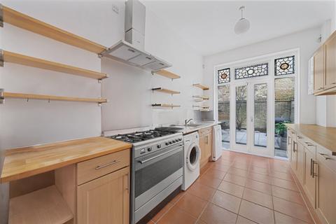 5 bedroom terraced house to rent, Carysfort Road, London