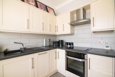 2 bedroom flat to rent, Evelyn Mansions, 96 Kew Road, Richmond