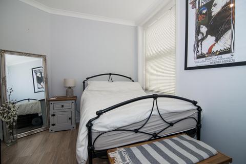 2 bedroom flat to rent, Evelyn Mansions, 96 Kew Road, Richmond