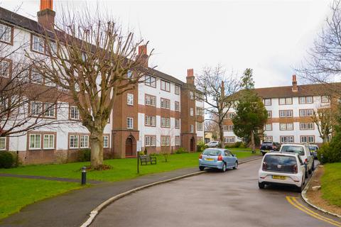 2 bedroom house to rent, Gloucester Court, Kew Road, Richmond