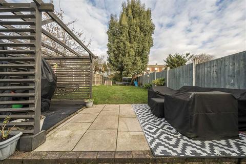 3 bedroom terraced house for sale, Holburne Road, London SE3