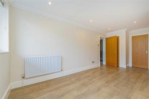 2 bedroom flat to rent, Twickenham Road, Teddington TW11