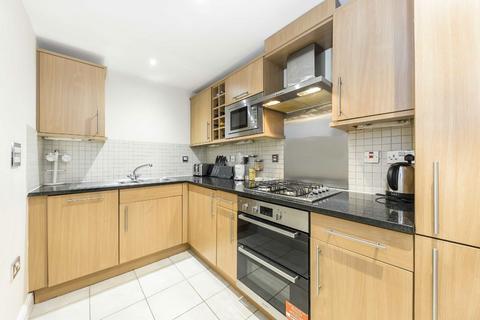 2 bedroom flat for sale, Lavender Hill, London SW11