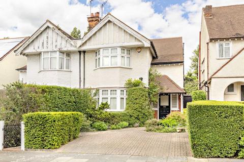 4 bedroom semi-detached house to rent, Corringham Road, London NW11