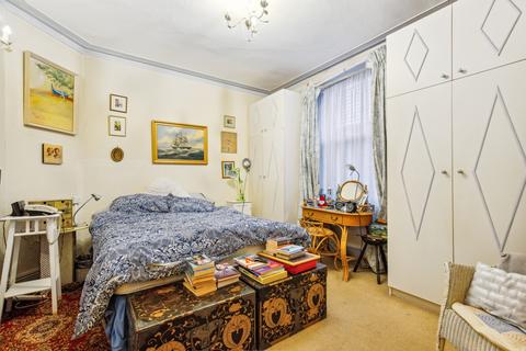 3 bedroom flat for sale, Fairlawn Court, Acton Lane, London