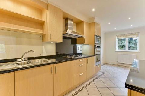 3 bedroom flat to rent, Old Avenue, Weybridge KT13