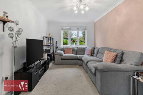 1 bedroom apartment for sale, Flamstead End Road, Waltham Cross EN8