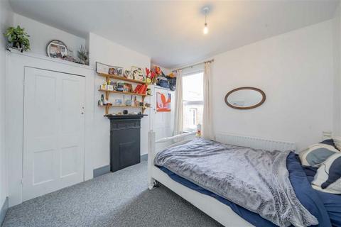 2 bedroom flat to rent, Riffel Road, London NW2