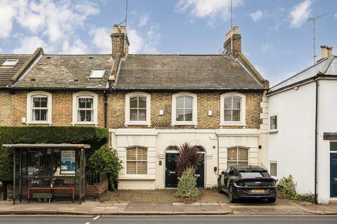 2 bedroom semi-detached house to rent, Richmond Road, Twickenham TW1