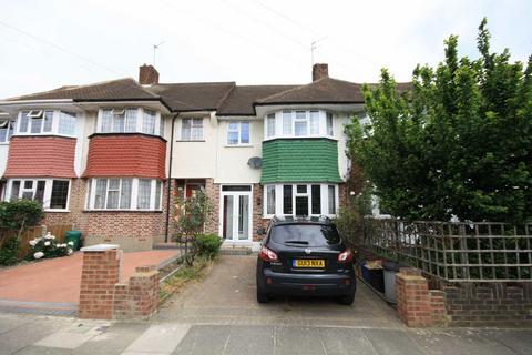 3 bedroom house to rent, Wiltshire Gardens, Twickenham TW2