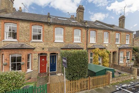 4 bedroom terraced house to rent, Heath Gardens, Twickenham TW1