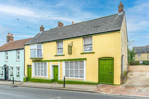 7 bedroom semi-detached house for sale, High Street, Brading