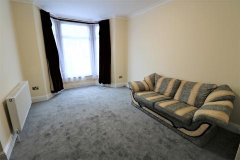 1 bedroom flat to rent, Mayfair Avenue, Ilford IG1