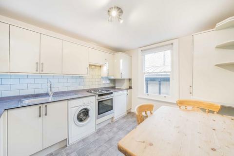 2 bedroom flat to rent, Garratt Lane, London SW18