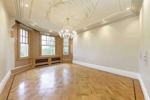 4 bedroom flat to rent, Oakwood Court, London W14