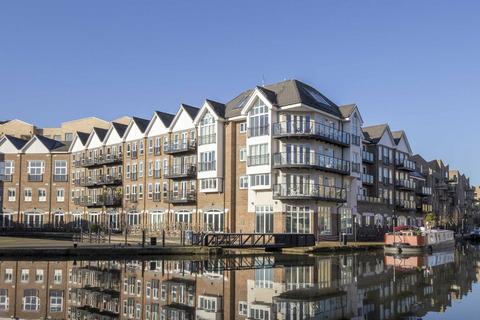 3 bedroom flat for sale, Durham Wharf Drive, Brentford TW8